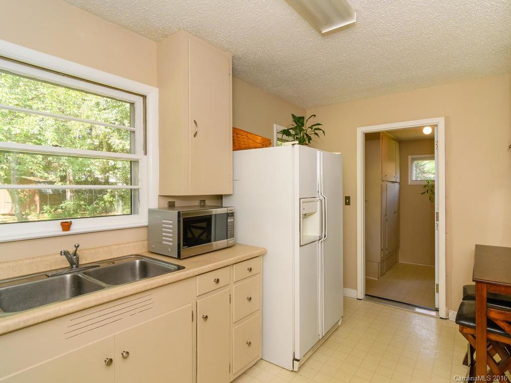 504 Brooklyn Avenue - Photo 12