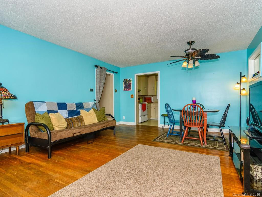 504 Brooklyn Avenue - Photo 10