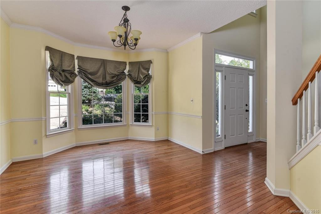 514 Windsor Forest Court - Photo 3
