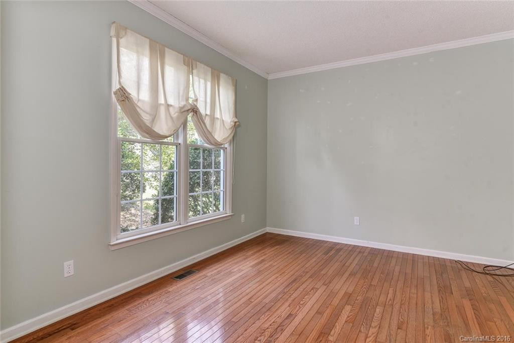 514 Windsor Forest Court - Photo 4