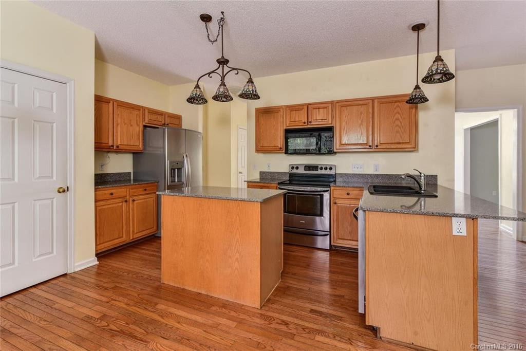 514 Windsor Forest Court - Photo 8