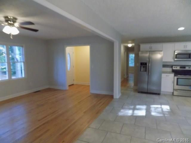 121 Rose Park Drive - Photo 13