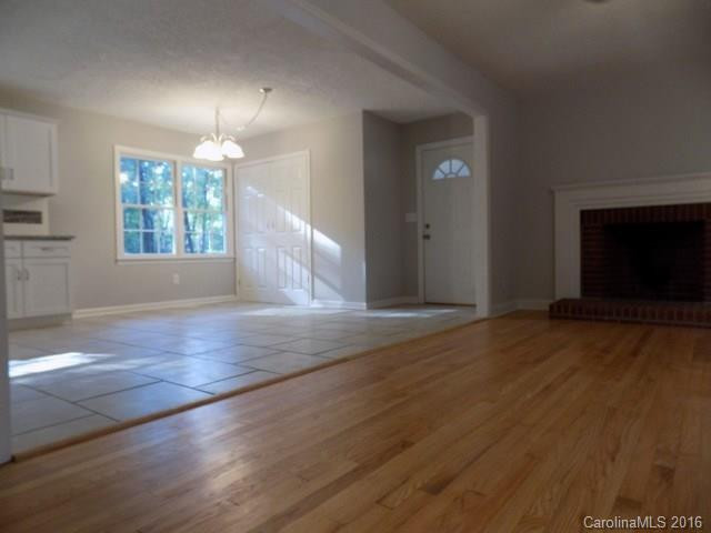 121 Rose Park Drive - Photo 4