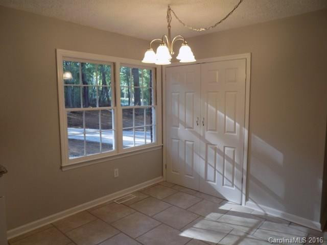 121 Rose Park Drive - Photo 8