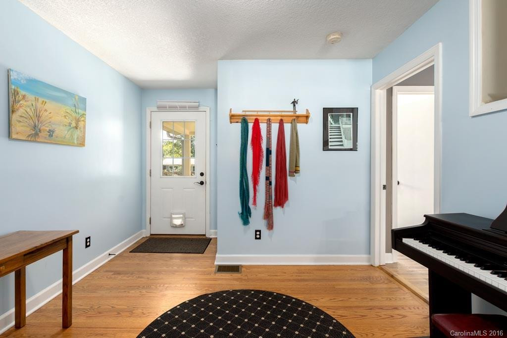 141 Shelburne Road #B - Photo 8