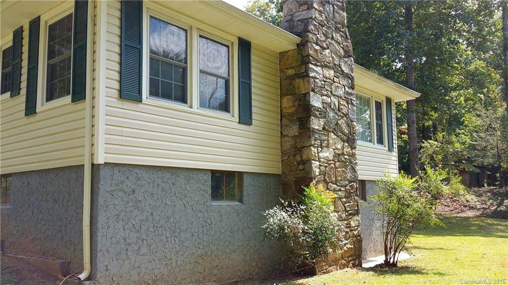 557 Memorial Highway - Photo 3