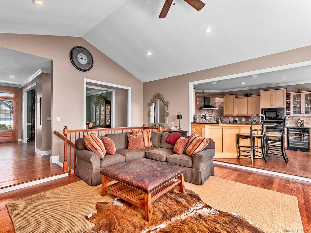 107 Stonegate Drive - Photo 4