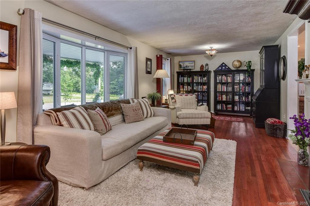 109 Mountain Street - Photo 5
