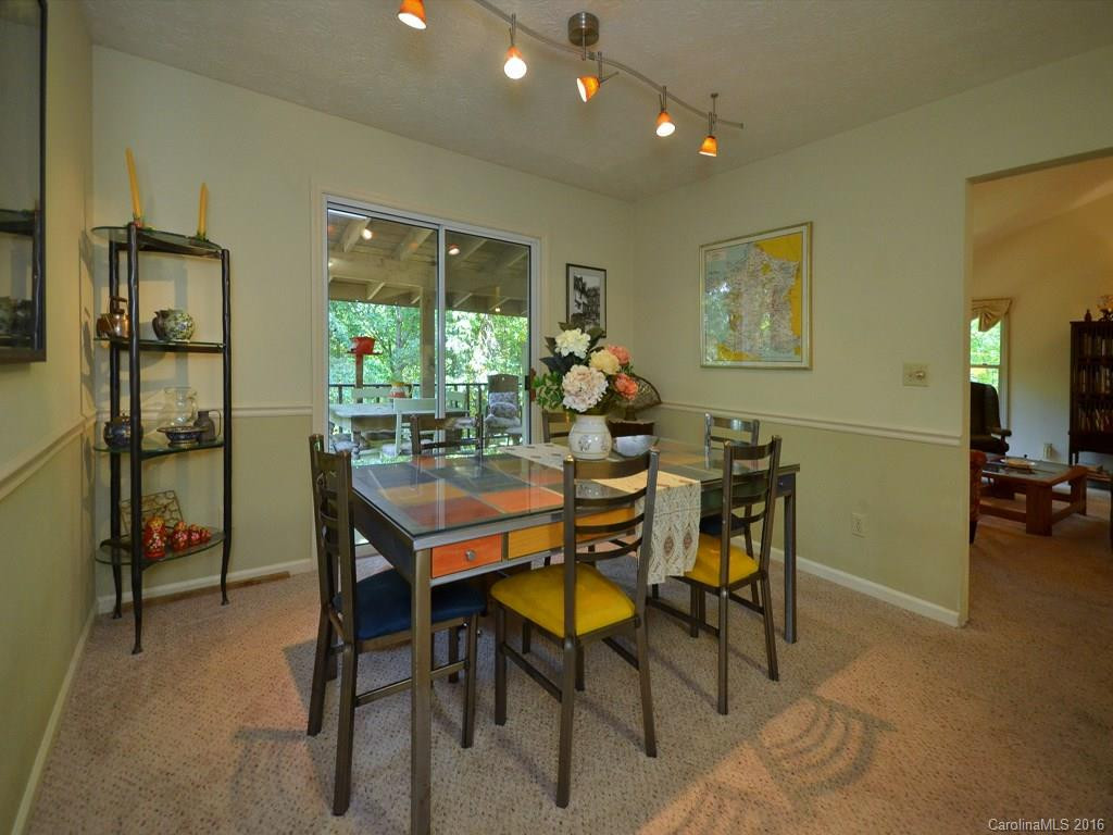 128 Woodburn Drive - Photo 2