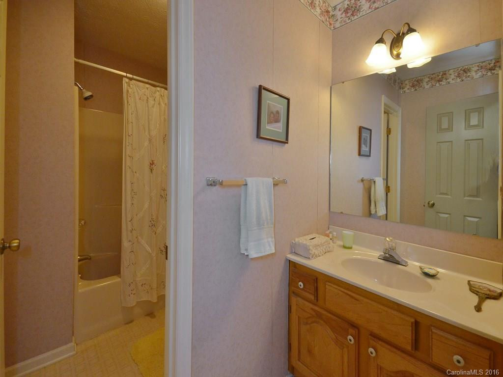 128 Woodburn Drive - Photo 12