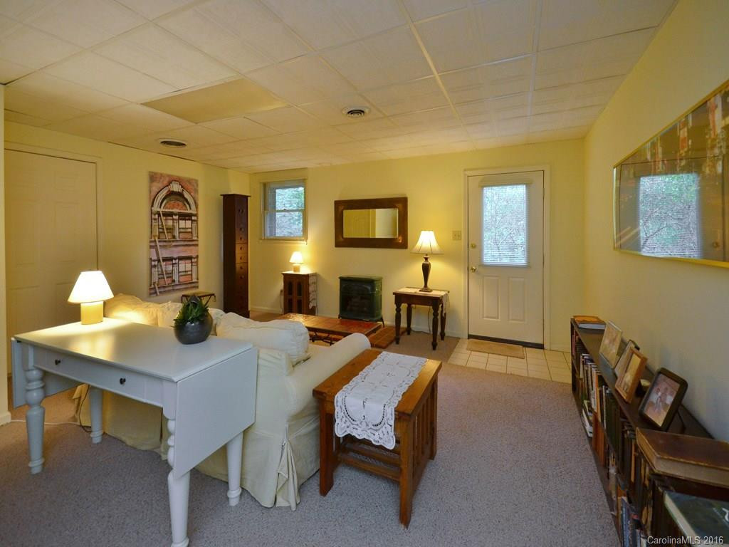 128 Woodburn Drive - Photo 14