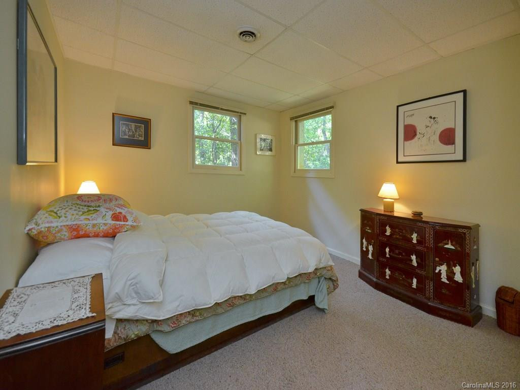 128 Woodburn Drive - Photo 15