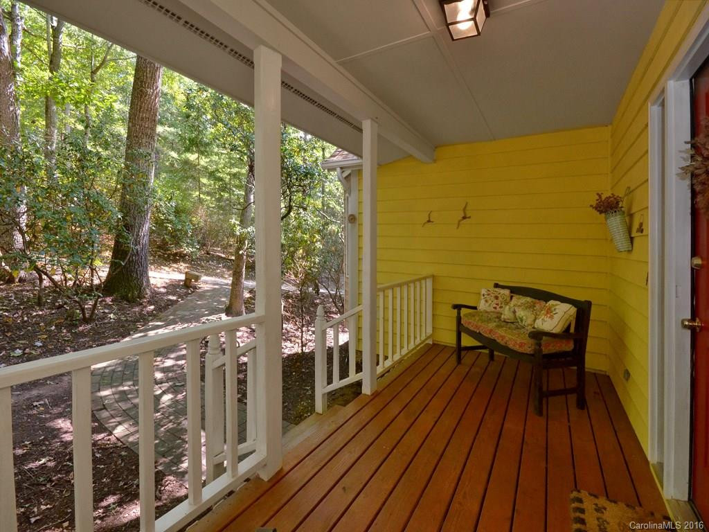 128 Woodburn Drive - Photo 4