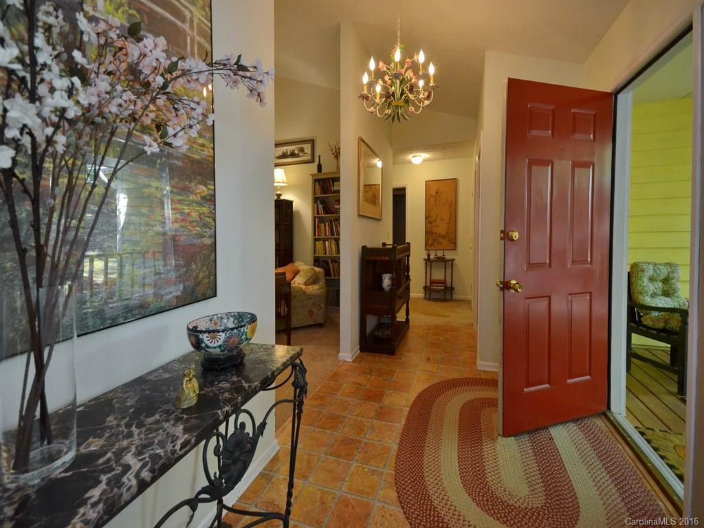 128 Woodburn Drive - Photo 5
