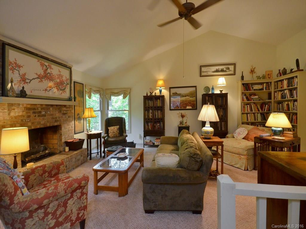 128 Woodburn Drive - Photo 6