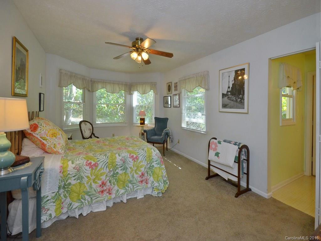 128 Woodburn Drive - Photo 9