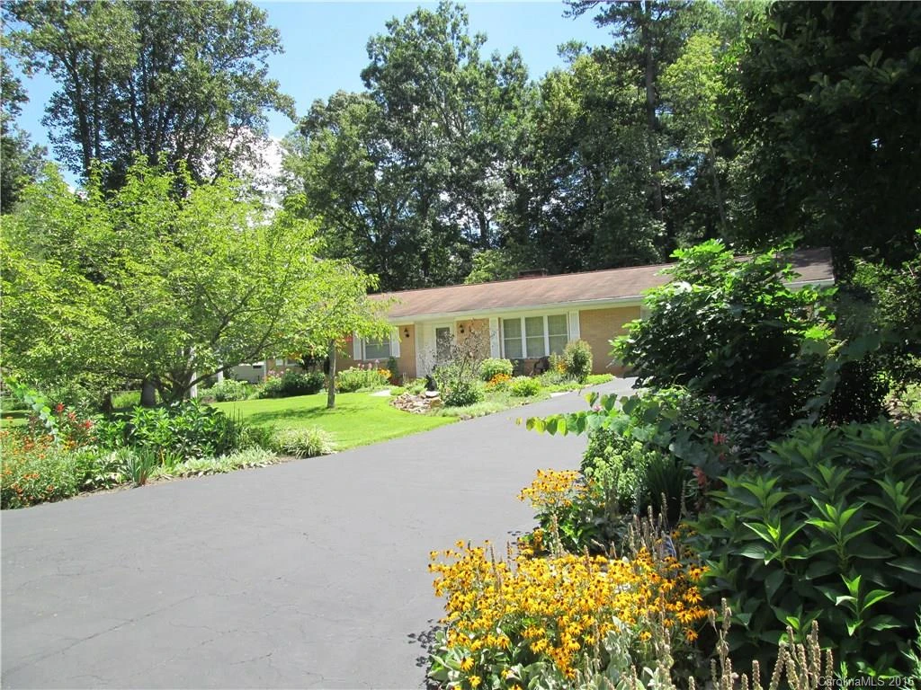 1140 Carousel Lane #27 + 1/2 28
