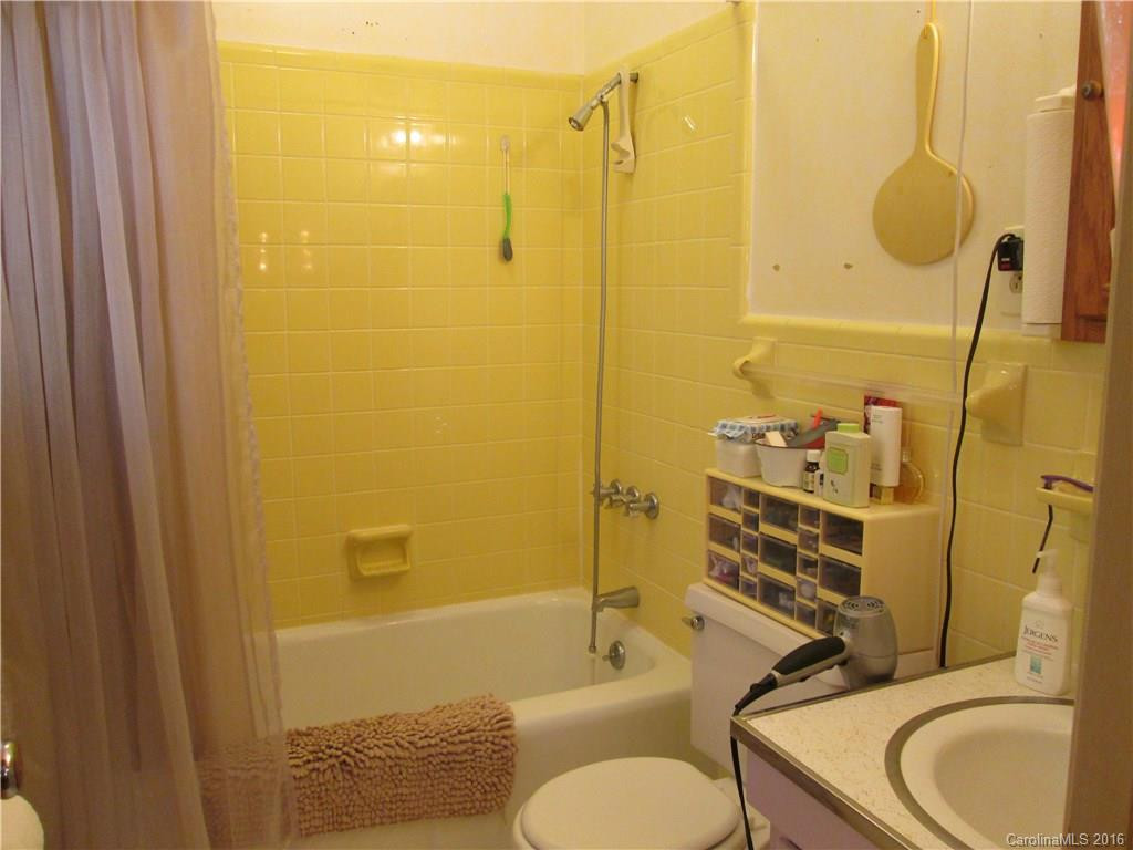 1140 Carousel Lane #27 + 1/2 28 - Photo 11
