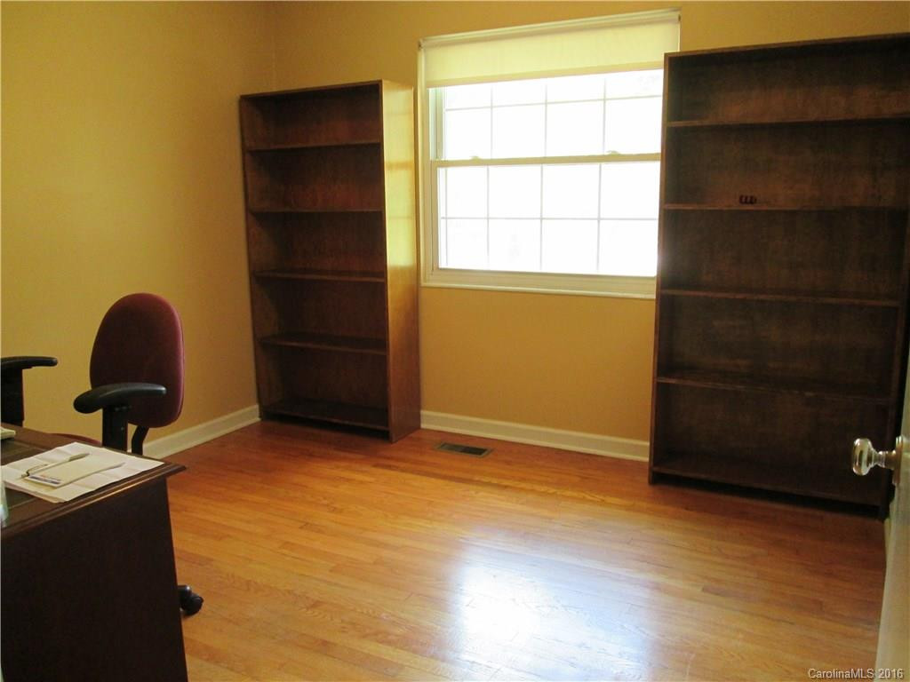 1140 Carousel Lane #27 + 1/2 28 - Photo 13