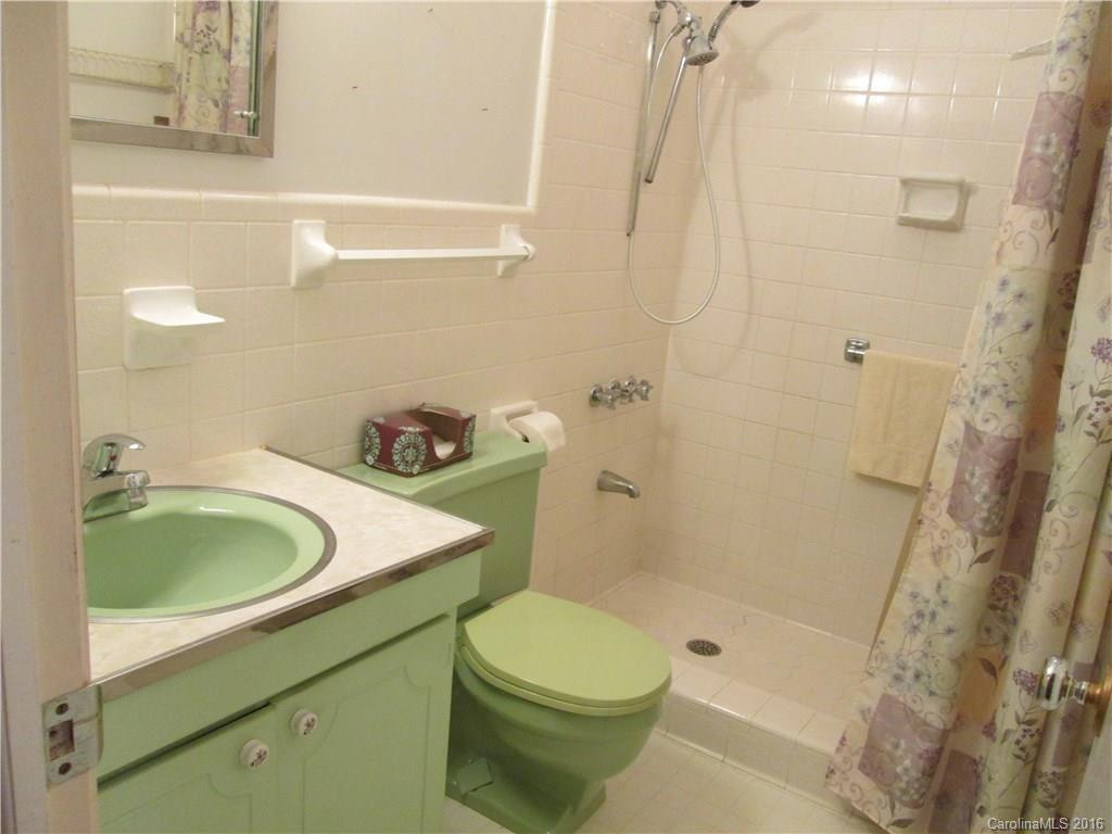 1140 Carousel Lane #27 + 1/2 28 - Photo 14