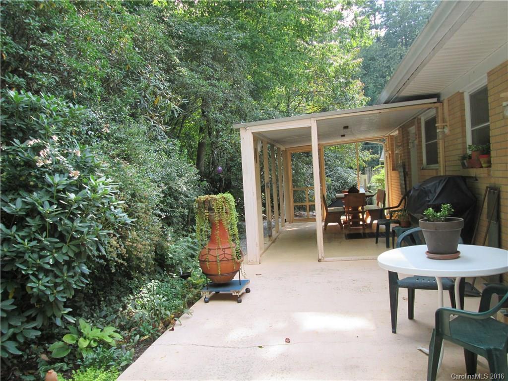 1140 Carousel Lane #27 + 1/2 28 - Photo 16