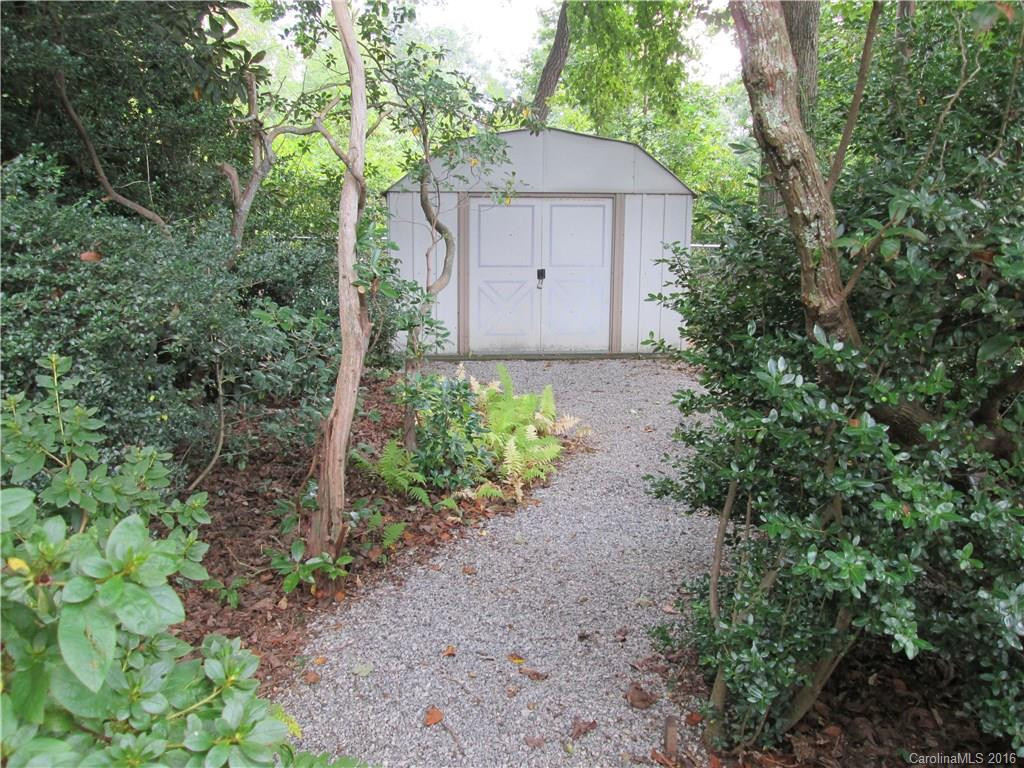 1140 Carousel Lane #27 + 1/2 28 - Photo 17