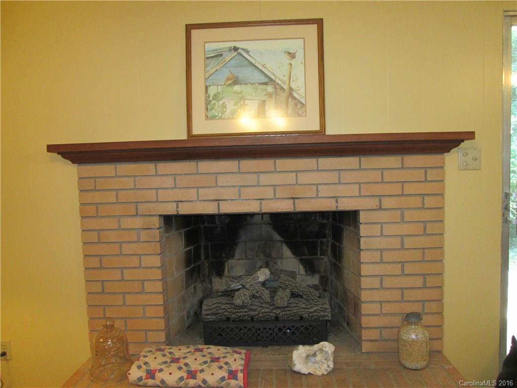 1140 Carousel Lane #27 + 1/2 28 - Photo 4