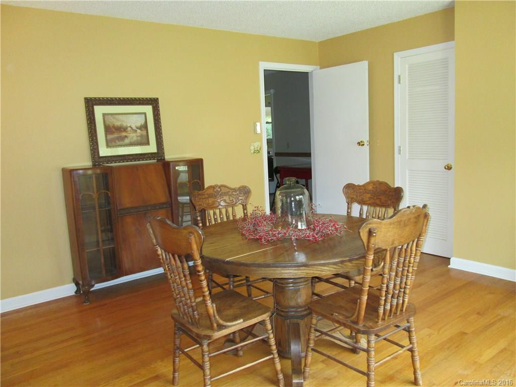 1140 Carousel Lane #27 + 1/2 28 - Photo 5