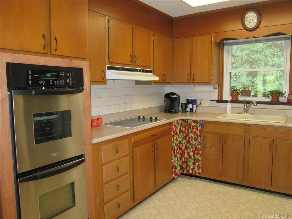 1140 Carousel Lane #27 + 1/2 28 - Photo 6