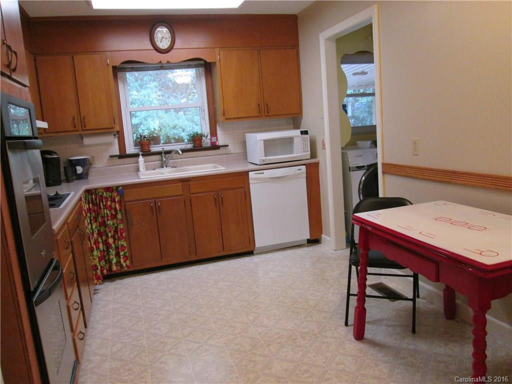 1140 Carousel Lane #27 + 1/2 28 - Photo 7