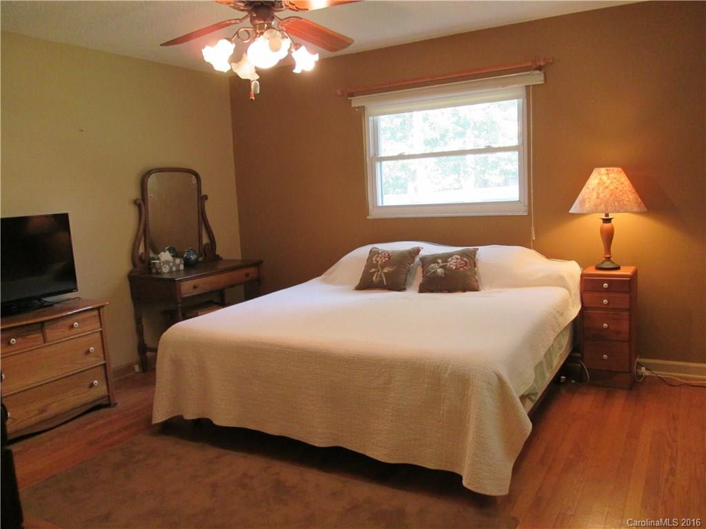 1140 Carousel Lane #27 + 1/2 28 - Photo 9