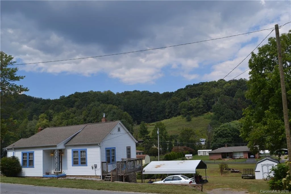 1084 Old Balsam Road