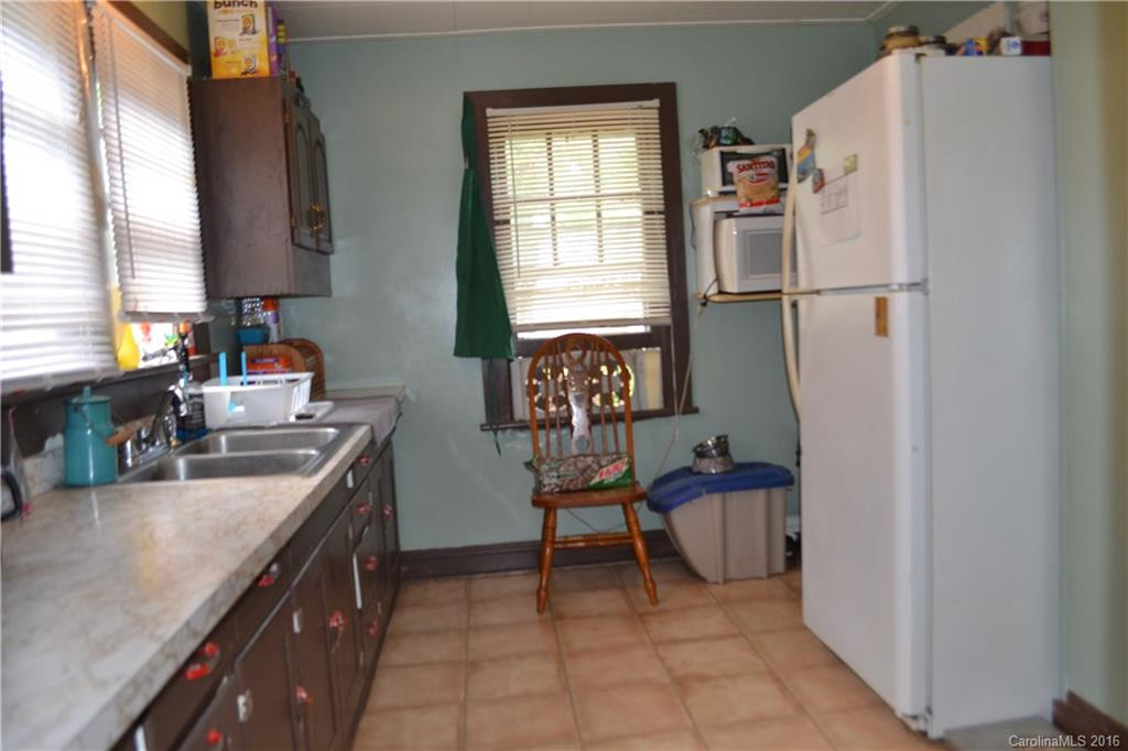 1084 Old Balsam Road - Photo 6