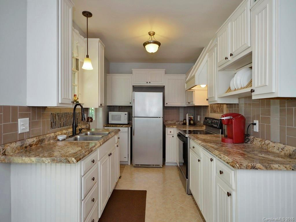 915 Blue Ridge Road - Photo 5