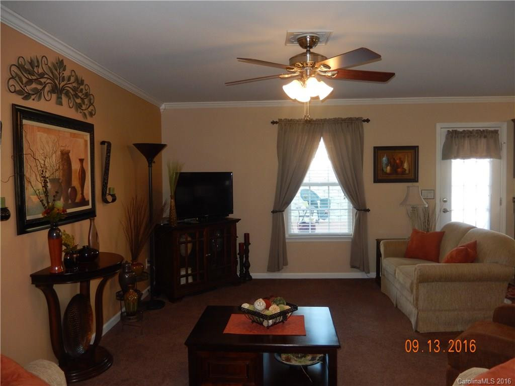 10 Woodthorn Road - Photo 2