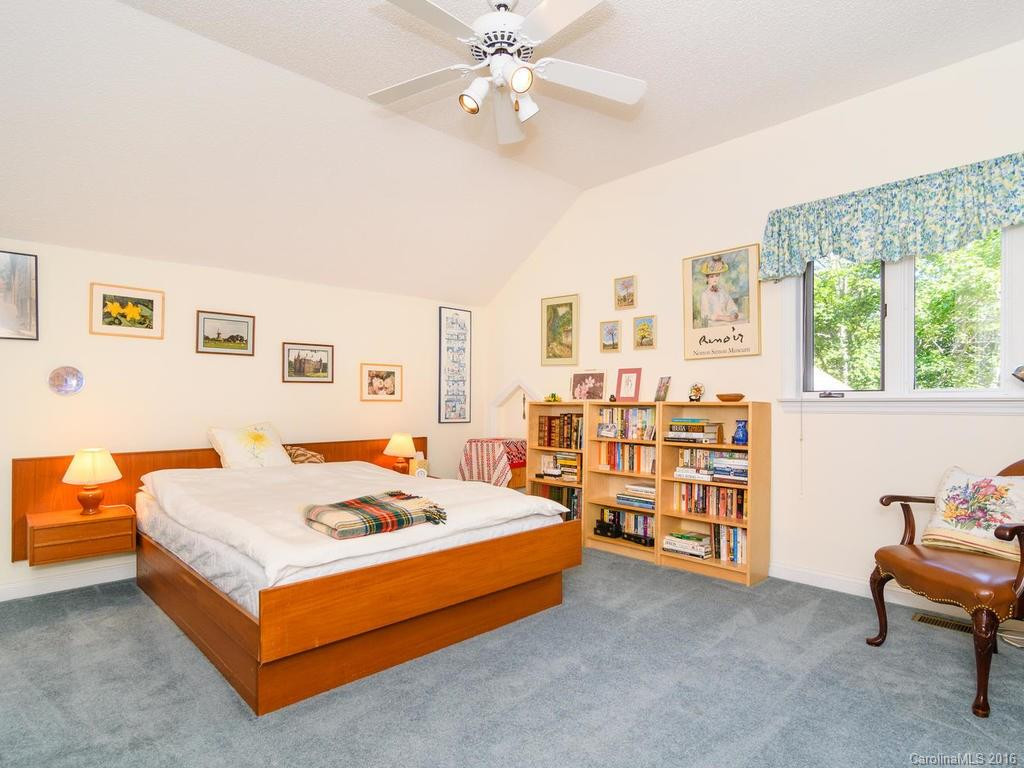 207 Eastmoor Drive - Photo 17