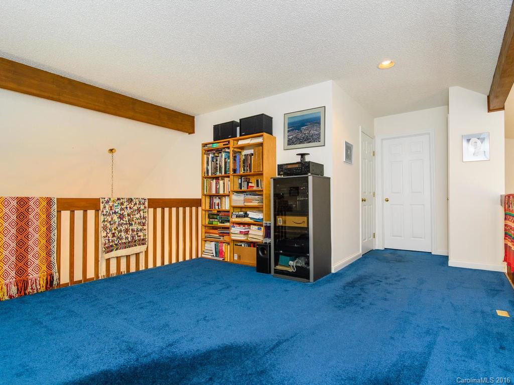 207 Eastmoor Drive - Photo 18