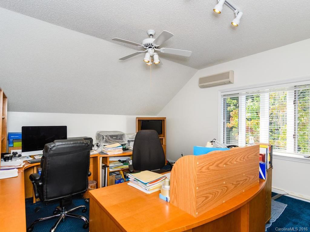 207 Eastmoor Drive - Photo 19