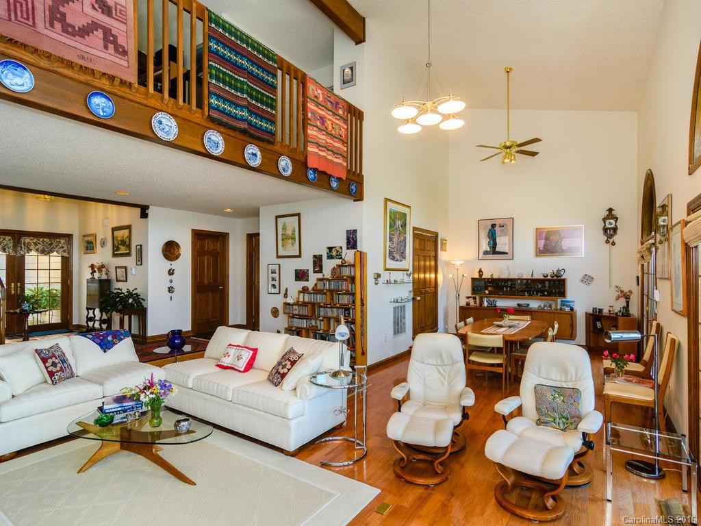207 Eastmoor Drive - Photo 4