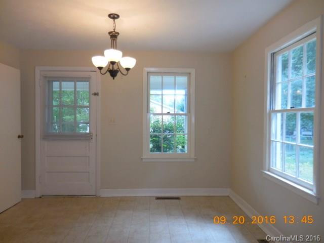 2119 Somerset Drive - Photo 4