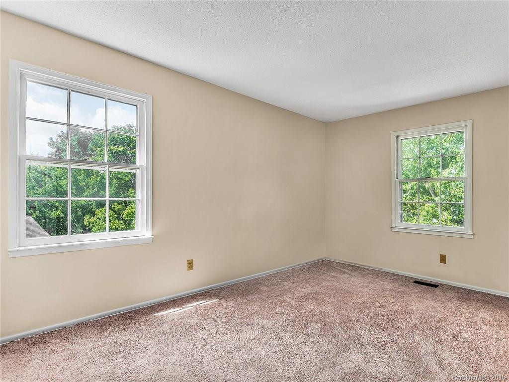 37 Knoll Ridge Drive - Photo 10