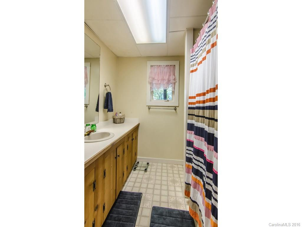 18 Breezeway Drive - Photo 13