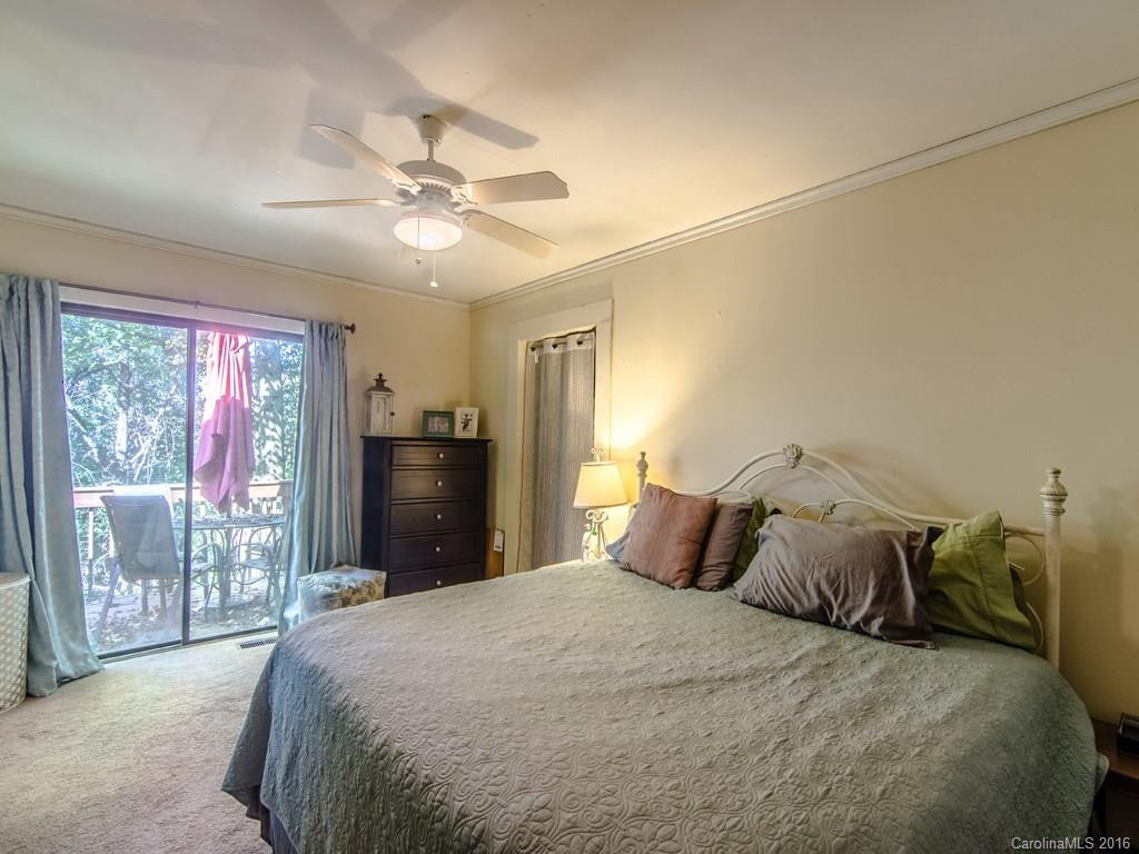 18 Breezeway Drive - Photo 9