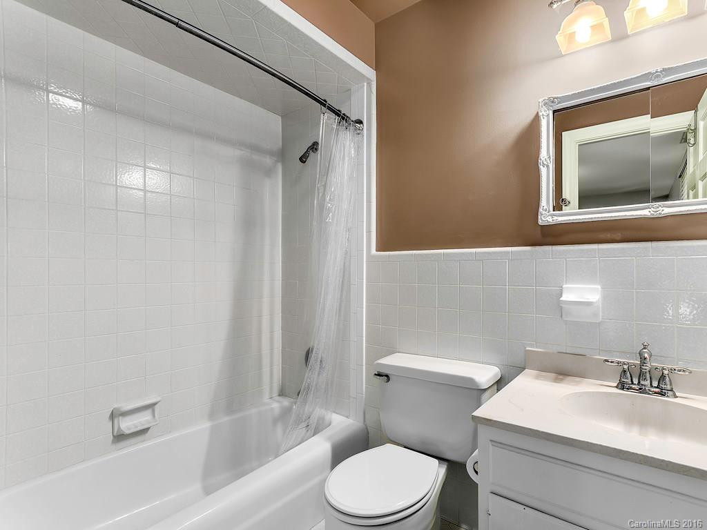 785 Hendersonville Road - Photo 12