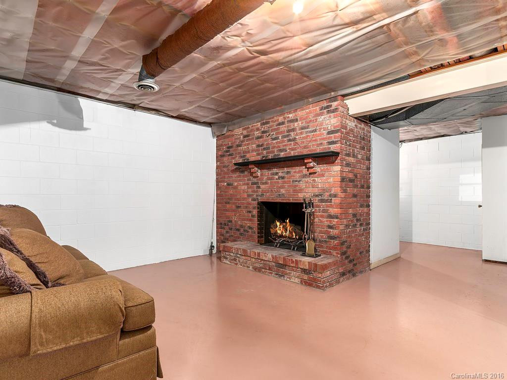 785 Hendersonville Road - Photo 14