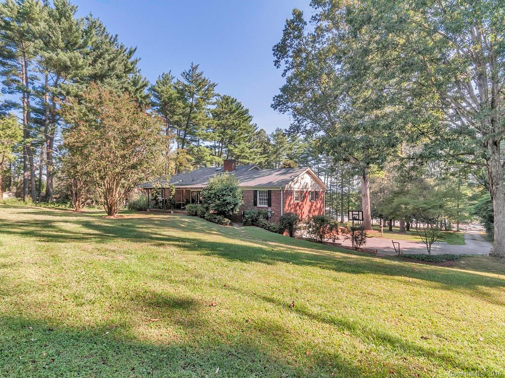 785 Hendersonville Road - Photo 17