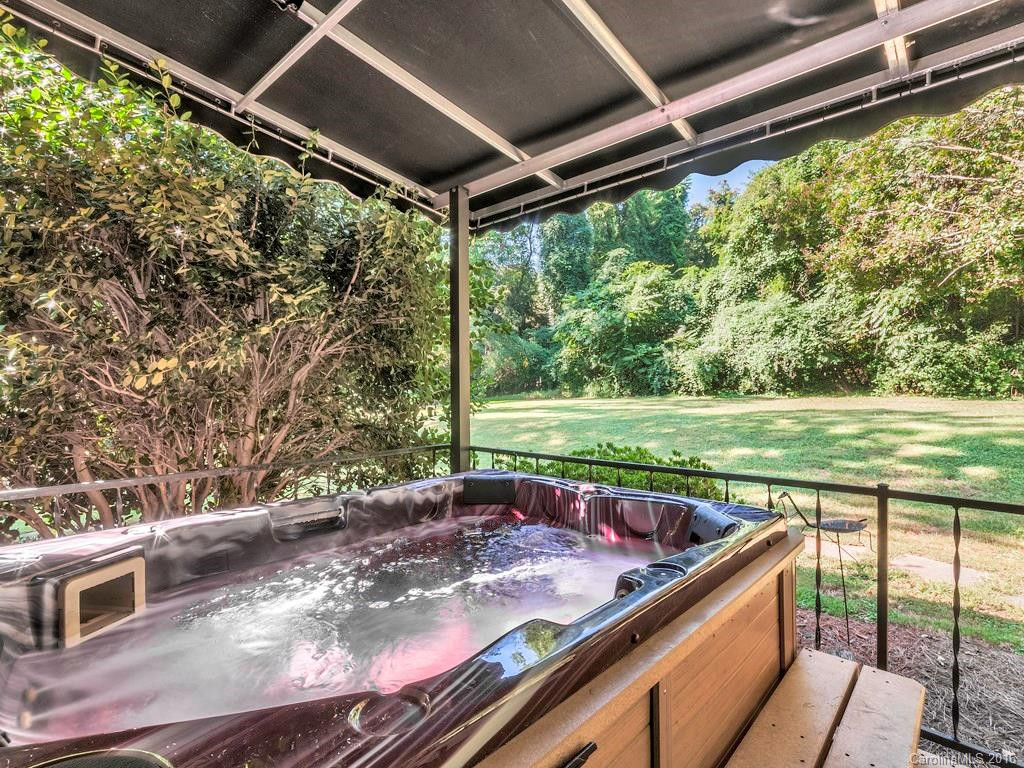 785 Hendersonville Road - Photo 18
