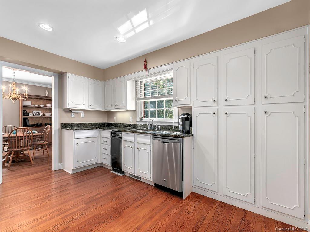 785 Hendersonville Road - Photo 7