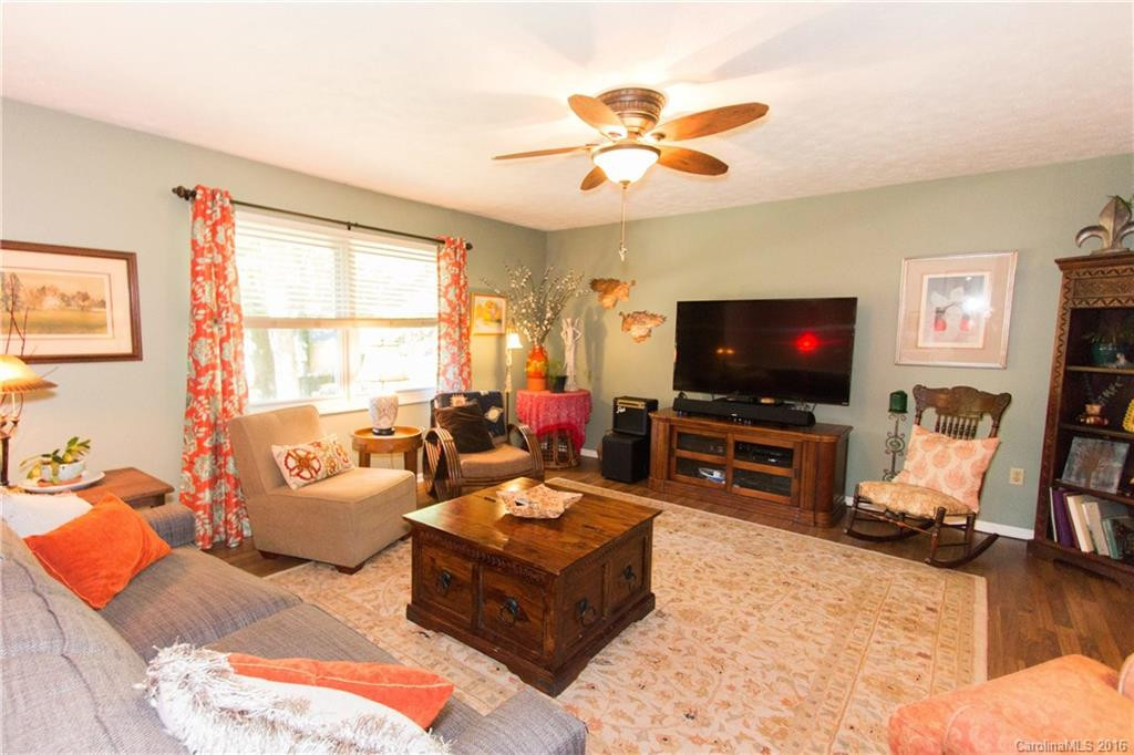 22 Saint Andrews Road - Photo 3