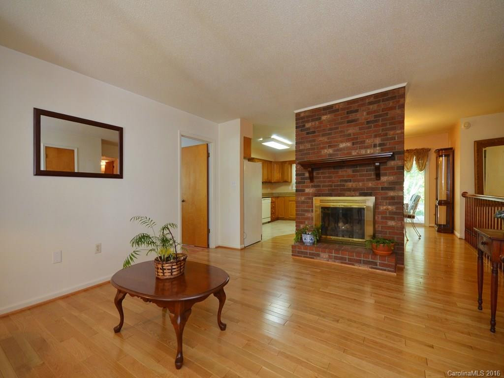 19 Heather Lane - Photo 2